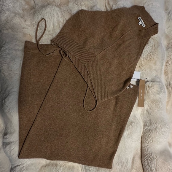 Reformation Renato 2 piece Tan Skirt Set - Picture 8 of 11